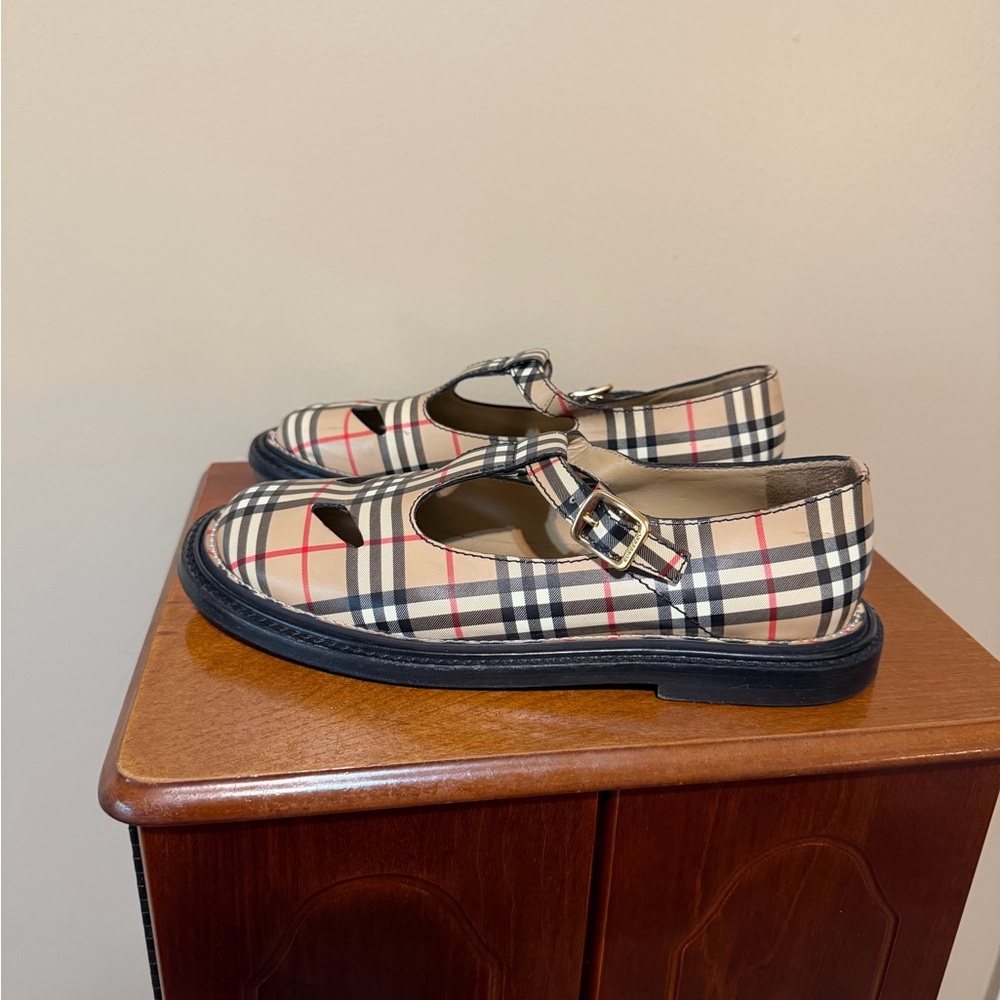 Burberry Women's Checkered Loafers - Black, Cream, and Red - Picture 7 of 7